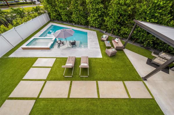 Oasis Park Square At Doral, 3320 NW 84th Ct, Doral, Florida 33122, image 1