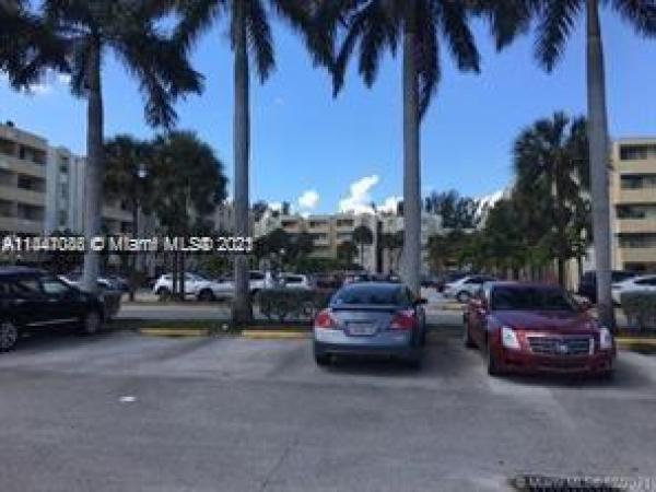 Samari Lake East, 10000 NW 80th Ct #2438, Hialeah Gardens, Florida 33016, image 1