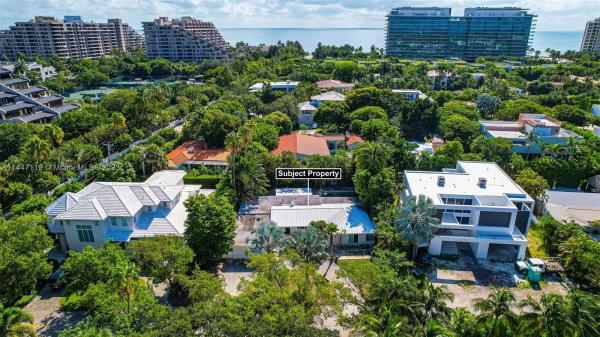 Holiday Colony, 325 Gulf Rd, Key Biscayne, Florida 33149, image 1