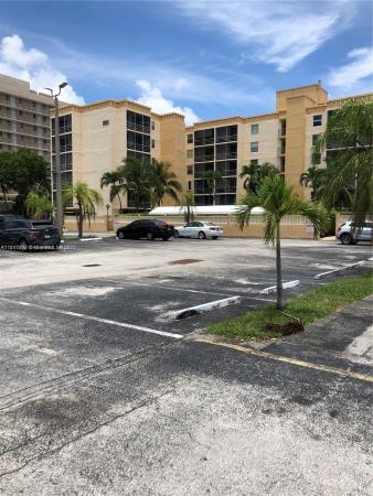 Bayswater Court, 2935 NE 163rd St #3G, North Miami Beach, Florida 33160, image 1