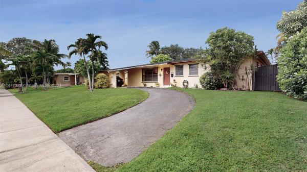 Heftler Homes Sunset Park, 9815 SW 77th St, Sunset, Florida 33173, image 1