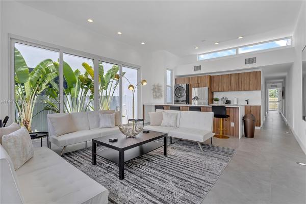 Urbany One, 2345 SW 16th St, Miami, Florida 33145, image 1