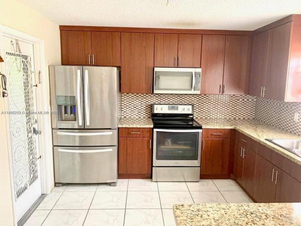 300 S Luna Ct #5, Hollywood, Florida 33021, image 1