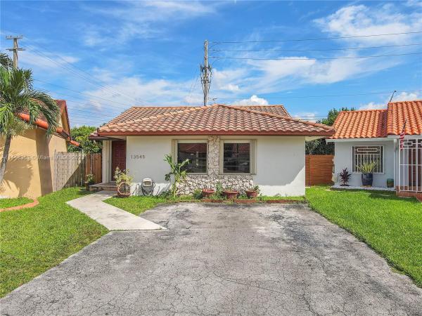 Tamiami Lakes, 13545 SW 8th Ln, Tamiami, Florida 33184, image 1