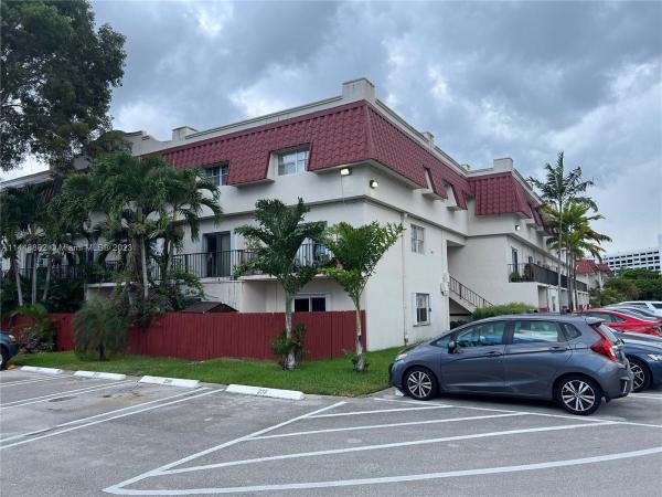 8600 SW 67 Ave #910, Pinecrest, Florida 33156, image 2