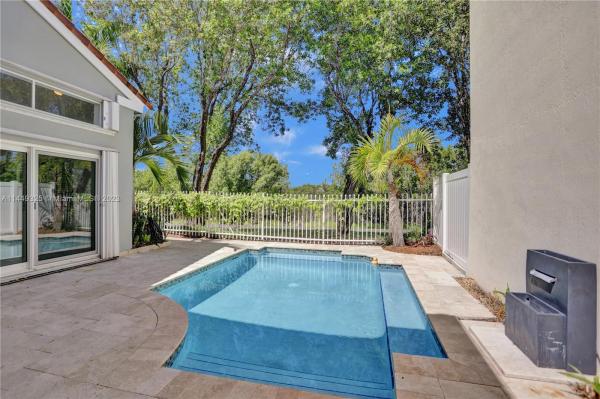 West Lake Village, 1880 Sweetbay Way, Hollywood, Florida 33019, image 2