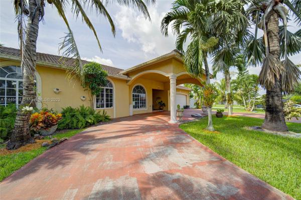 Estate Mansions, 13168 SW 219th Ter, Goulds, Florida 33170, image 1