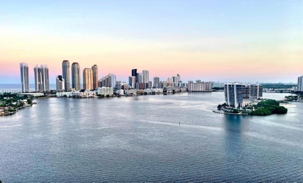 Mystic Pointe Tower 500, 3530 Mystic Pointe Dr #2510, Aventura, Florida 33180, image 1