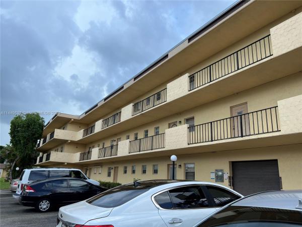 Berkley House Of Carriage Hills, 151 Berkley Rd #303, Hollywood, Florida 33024, image 1