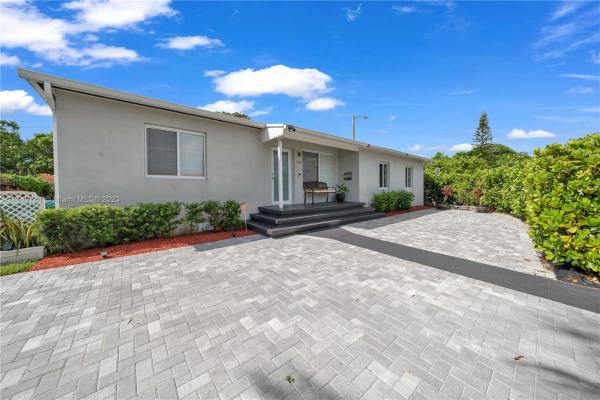 Victory Homesites, 2194 SW 25th Ter, Miami, Florida 33133, image 1