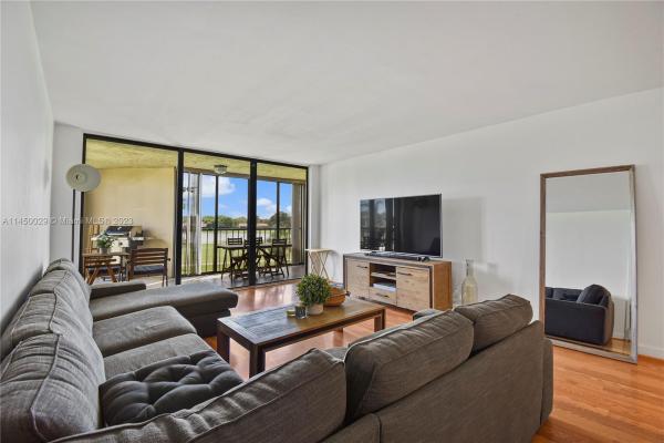 Country Club Village, 16200 Golf Club Rd #305, Weston, Florida 33326, image 1