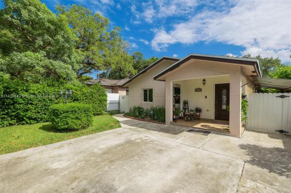 Smith Terrace, 2480 NW 42nd St, Brownsville, Florida 33142, image 1
