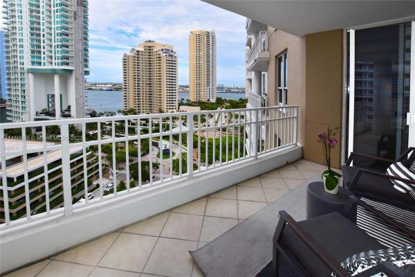 Courvoisier Courts, 701 Brickell Key Blvd #1707, Miami, Florida 33131, image 1