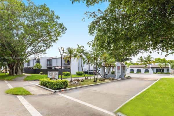 Spanish Villas, 6502 Kendale Lakes Dr #201, Kendale Lakes, Florida 33183, image 1