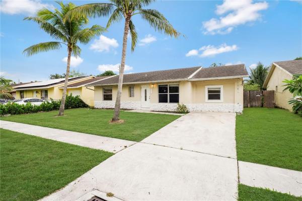Brentwood Lakes, 6049 Westfall Rd, Lake Worth Beach, Florida 33463, image 1