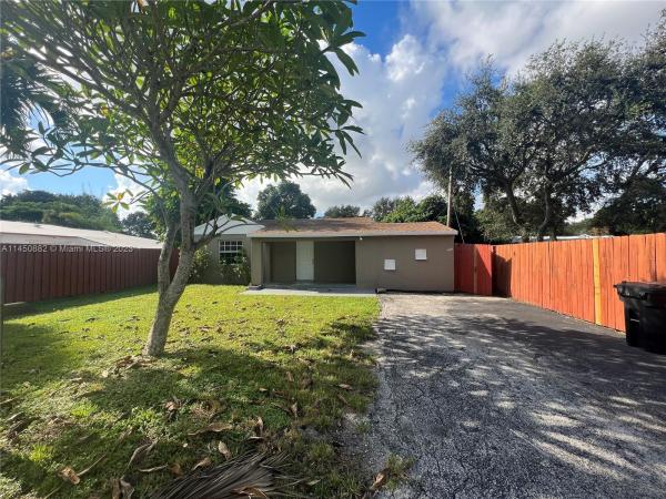 Pine Tree Park, 1440 SW 30th St, Fort Lauderdale, Florida 33315, image 1