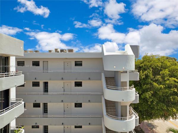 Byron Bay, 8201 Byron Ave #509, Miami Beach, Florida 33141, image 1