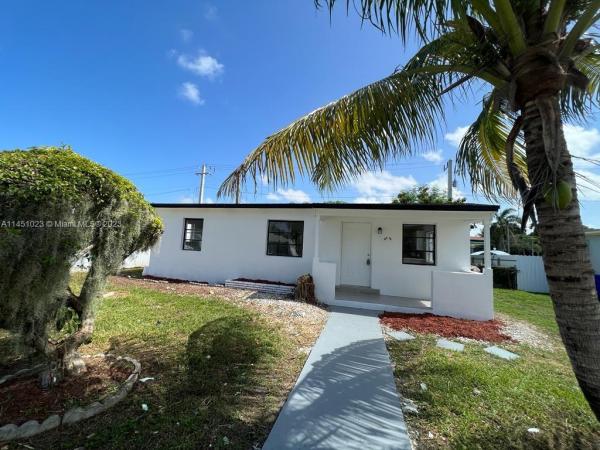 Sunshine Manor, 2616 Fletcher St, Hollywood, Florida 33020, image 1
