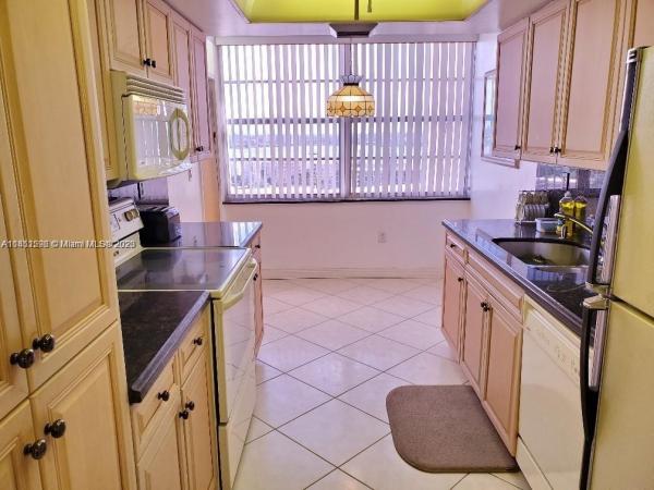 Del Prado, 18031 Biscayne Blvd #1401, Aventura, Florida 33160, image 1
