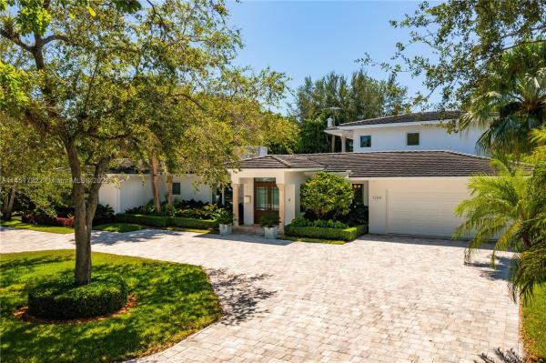 Coral Gables Country Club, 1254 Algardi Ave, Coral Gables, Florida 33146, image 2