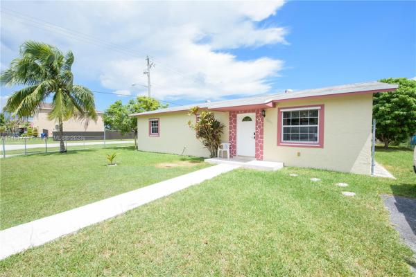 21st Century Homes, 30401 SW 156th Ave, Leisure City, Florida 33033, image 1