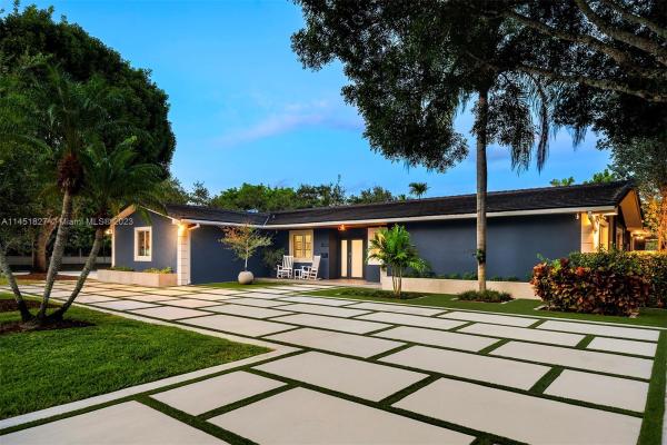 Kendall East, 9611 SW 72nd Ct, Pinecrest, Florida 33156, image 1