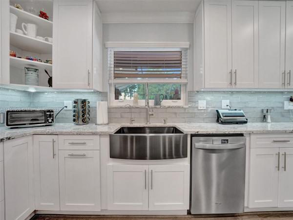 Plantation Acres, 11860 Tara Dr, Plantation, Florida 33325, image 2