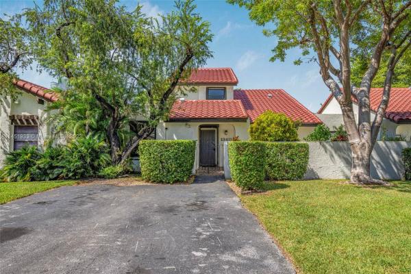 Town Villas In The Crossings, 13411 SW 112th Ln 0, The Crossings, Florida 33186, image 1