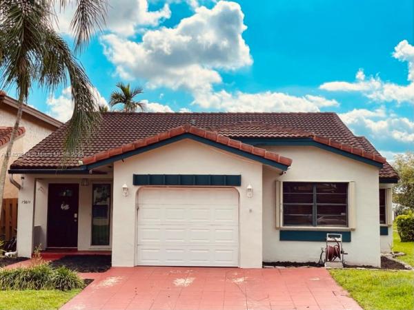 The Moors Townhouses, 17611 NW 66th Ct, Hialeah, Florida 33015, image 1