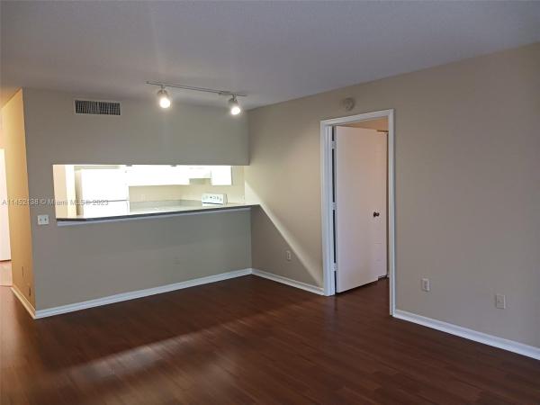 Pinehurst Club, 460 S Park Rd #6-102, Hollywood, Florida 33021, image 1