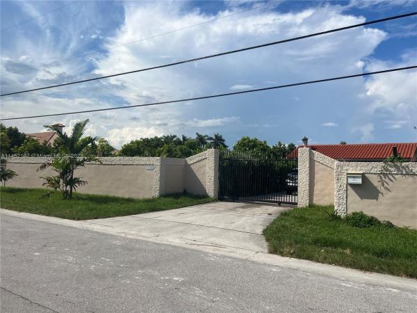 Bird Road Farmsites, 11825 SW 51st St, Kendale Lakes, Florida 33175, image 1