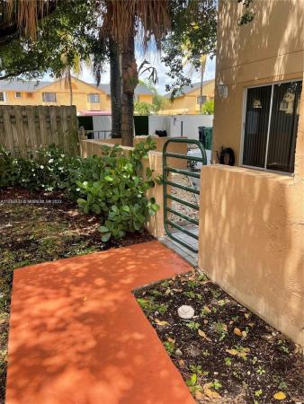 Les Chateaux At International Gardens, 11955 SW 18th Ter #9, Tamiami, Florida 33175, image 1