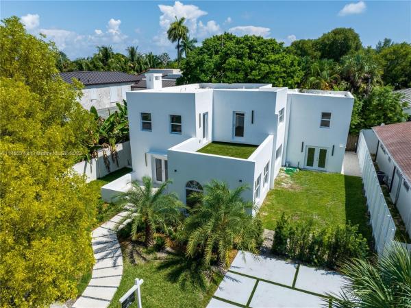 Nautilus, 4247 N Bay Rd, Miami Beach, Florida 33140, image 2