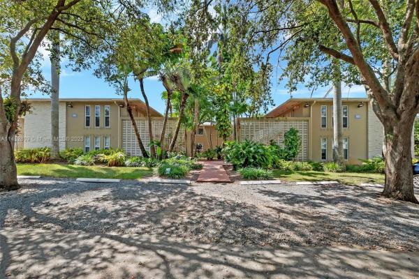 The Oaks At South Miami, 6330 SW 79th St #20, South Miami, Florida 33143, image 1