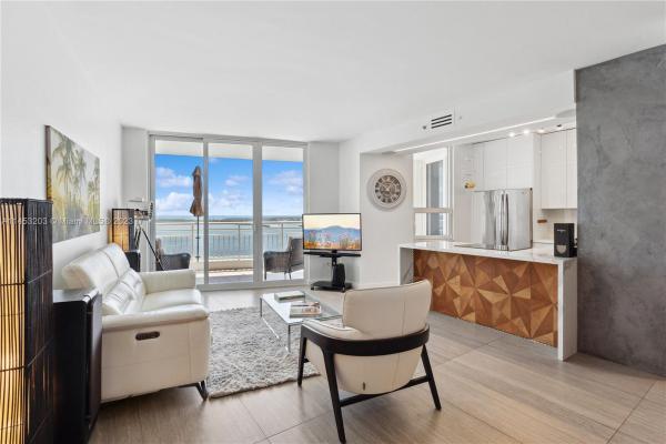 Two Tequesta Point, 808 Brickell Key Dr #3006, Miami, Florida 33131, image 1