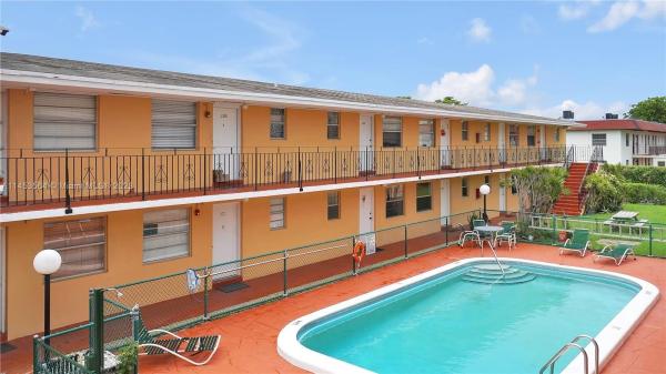 Bird Road, 3800 SW 102nd Ave #206, University Park, Florida 33165, image 1
