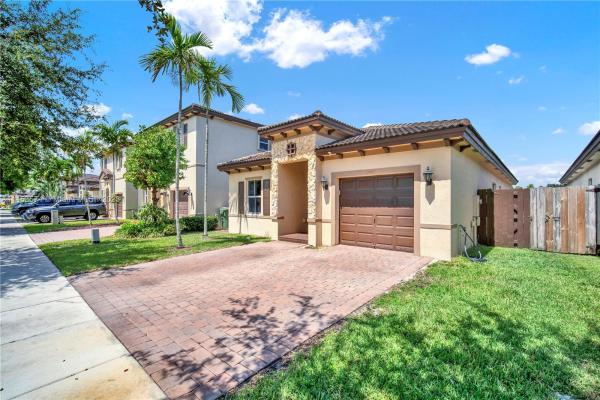 Atlantis At Oasis, 2401 NE 4th St, Homestead, Florida 33033, image 1