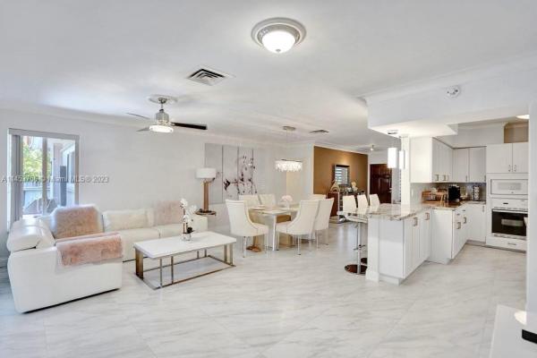 Hollywood Lakes, 1254 Buchanan St, Hollywood, Florida 33019, image 2