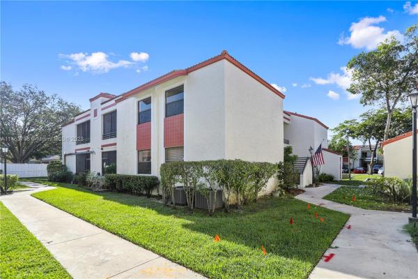 Pierpointe East At Pembroke Lakes, 1132 N Hiatus Rd #1132, Pembroke Pines, Florida 33026, image 1