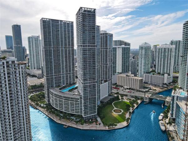 Icon Brickell Tower 1, 475 Brickell Ave #5008, Miami, Florida 33131, image 2