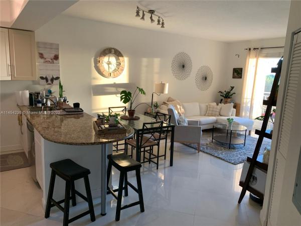 Downtown Dadeland, 7280 SW 90th St #305, Kendall, Florida 33156, image 1