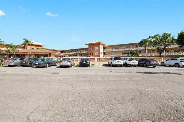 Sutton House, 11855 NE 19th Dr #20, North Miami, Florida 33181, image 1