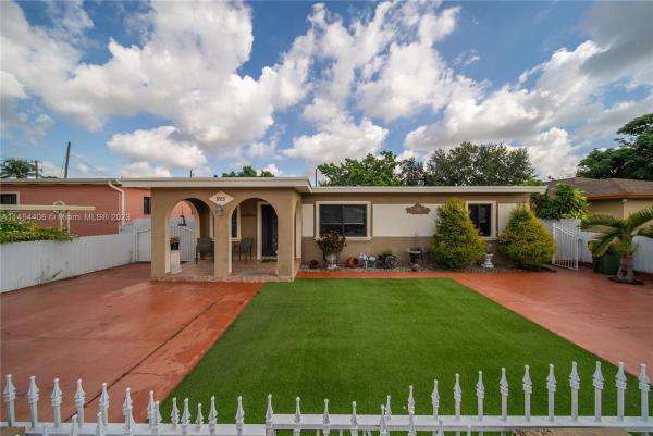 Hialeah Residential, 925 E 29th St, Hialeah, Florida 33013, image 1