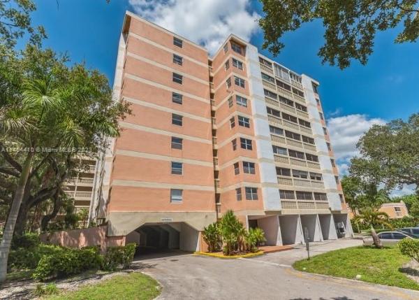 The Lakes Of Inverrary, 3301 Spanish Moss Ter #802, Lauderhill, Florida 33319, image 1