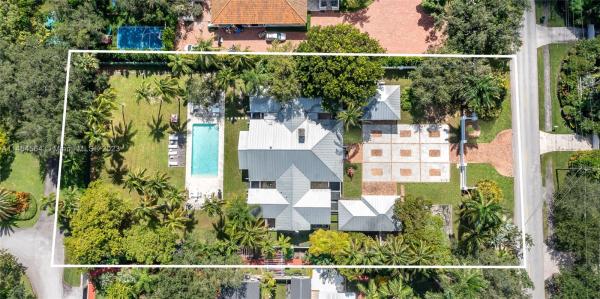 Kingsleys, 8325 SW 52nd Ave, South Miami, Florida 33143, image 2