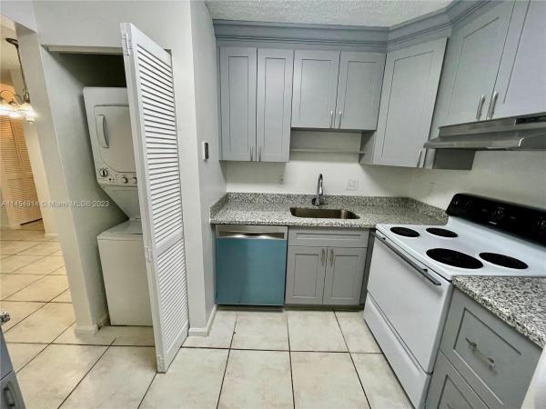 Grenadier Gardens, 10992 Royal Palm Blvd #6-2, Coral Springs, Florida 33065, image 1