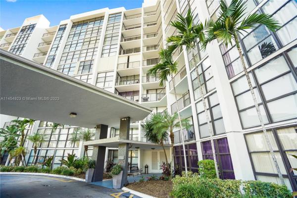 Oceanview Park, 1000 Parkview Dr #115, Hallandale Beach, Florida 33009, image 1
