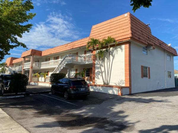 Crystal Greens North, Deerfield Beach, Florida 33064, image 1