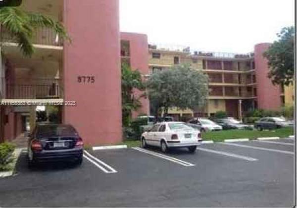 Fernwoods, 8775 Park Blvd #414, Fountainebleau, Florida 33172, image 1