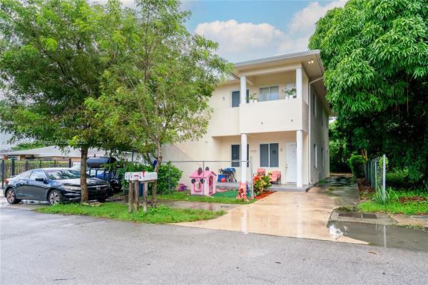 Dixie Heights Gardens, 10222 SW 174th Ter, West Perrine, Florida 33157, image 1